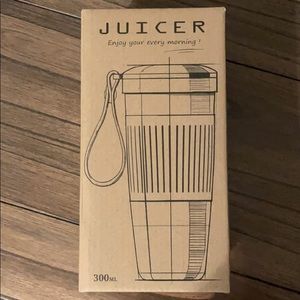 Portable juicer